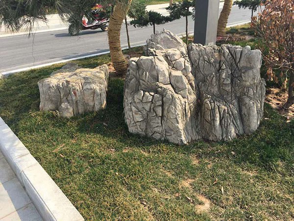 草坪石